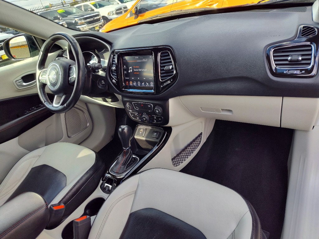 2018 Jeep Compass Image 39