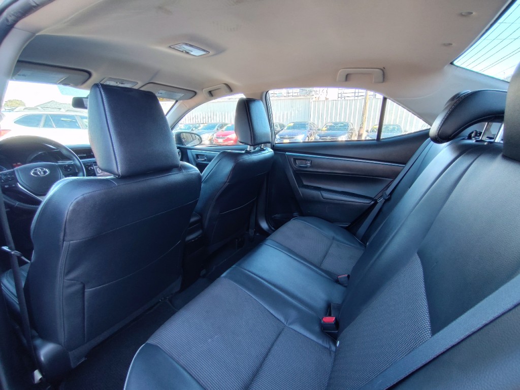 2014 Toyota Corolla Image 32