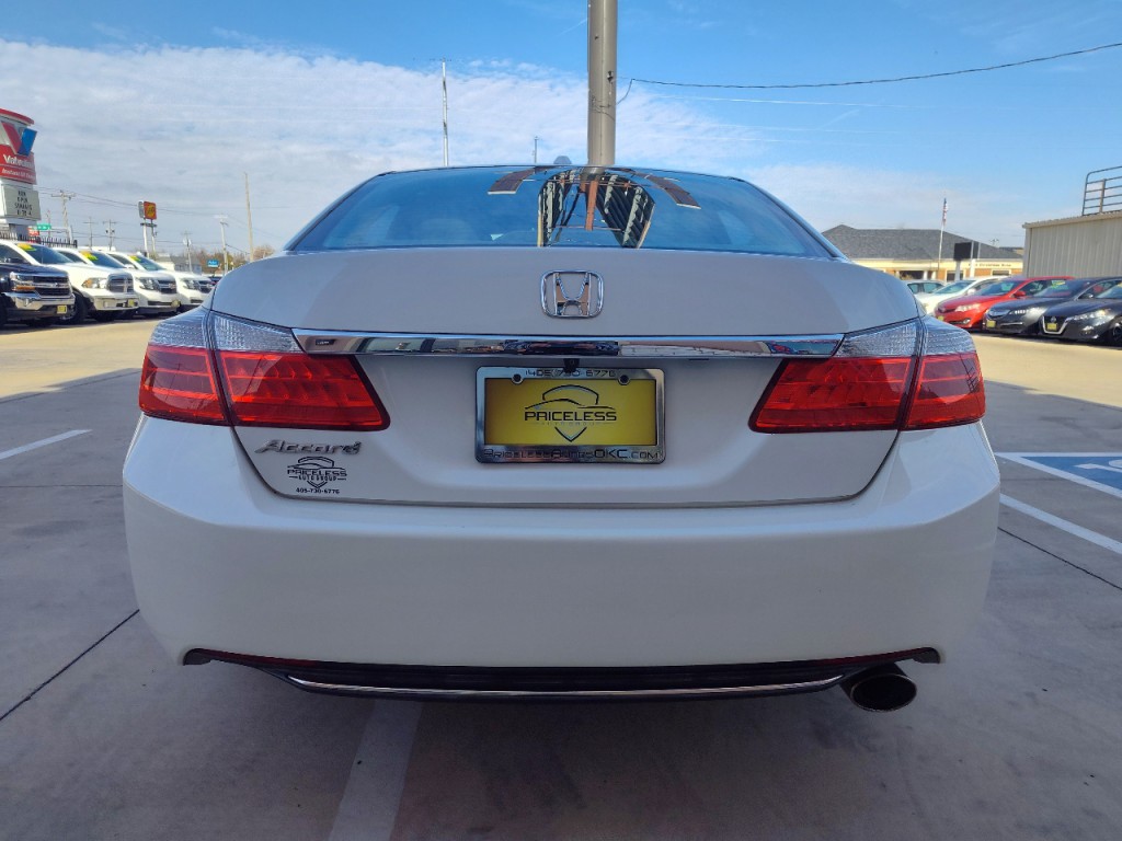 2015 Honda Accord Image 5