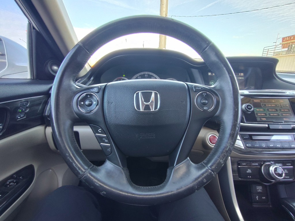 2015 Honda Accord Image 17