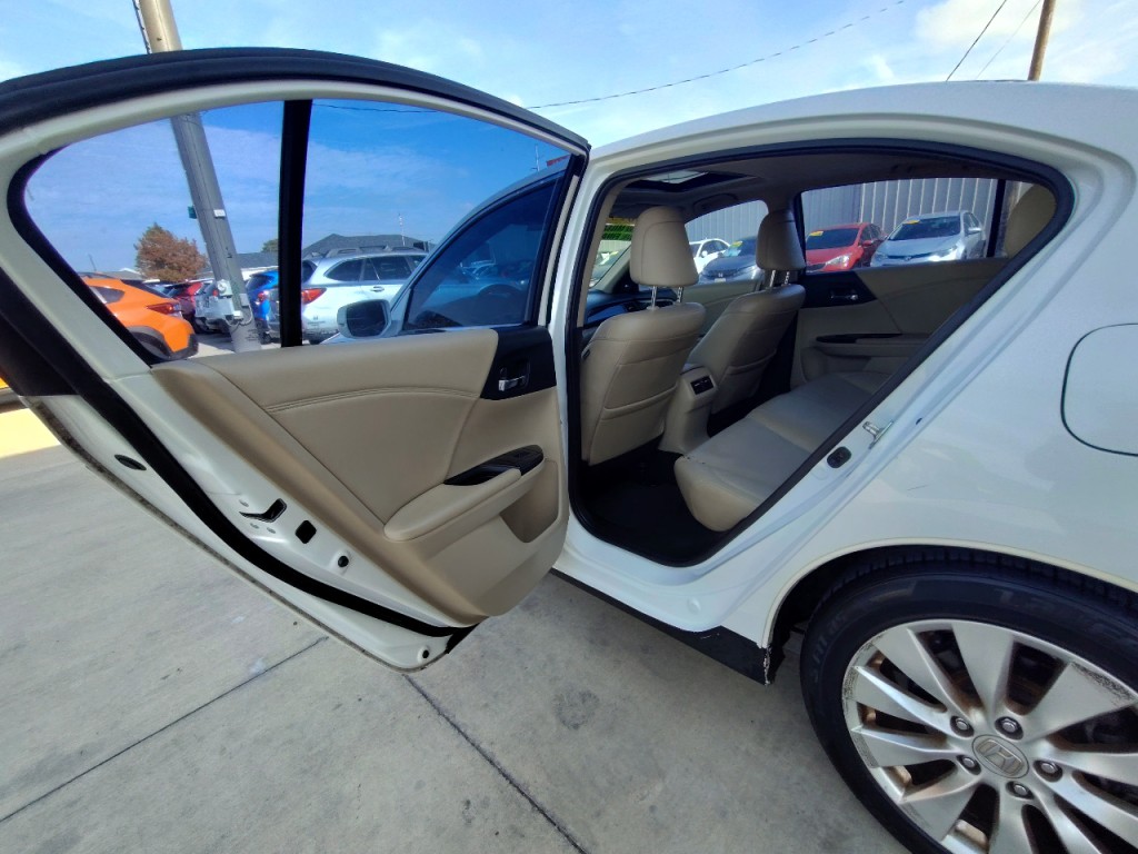 2015 Honda Accord Image 26