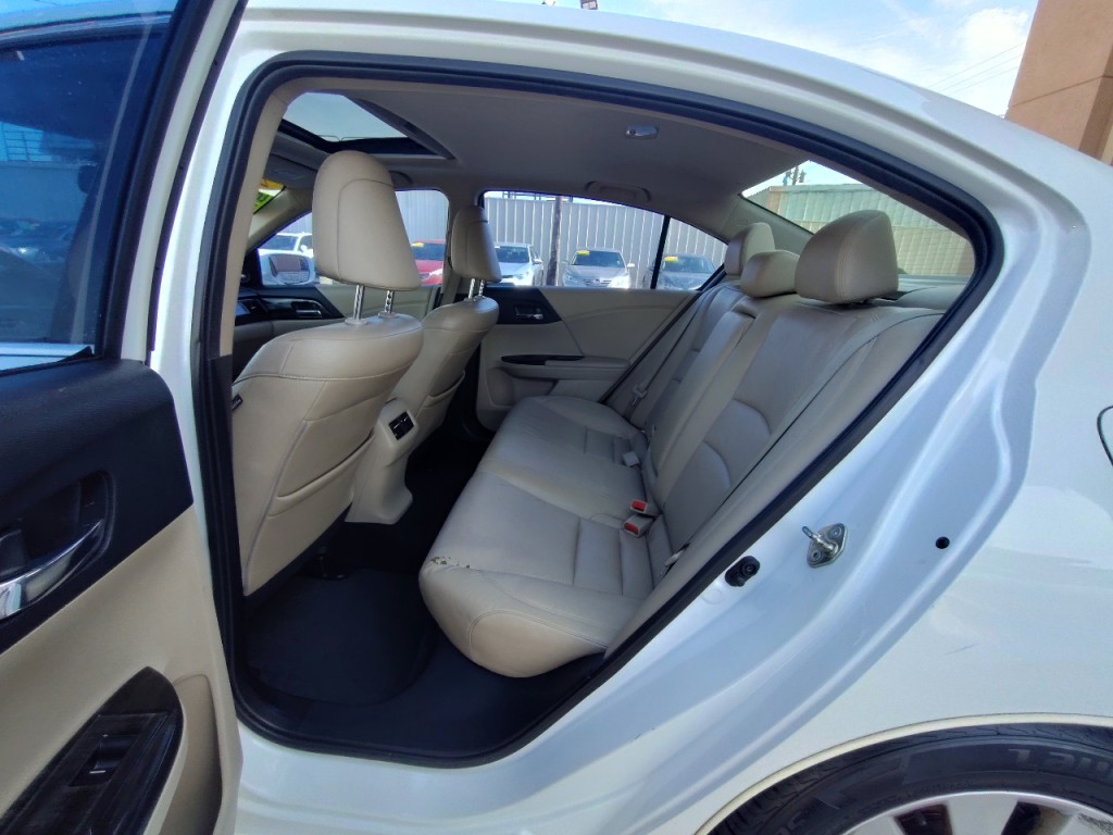 2015 Honda Accord Image 27