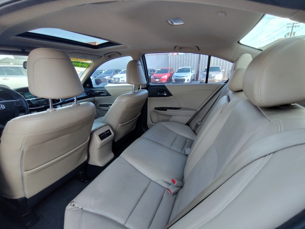 2015 Honda Accord Image 28