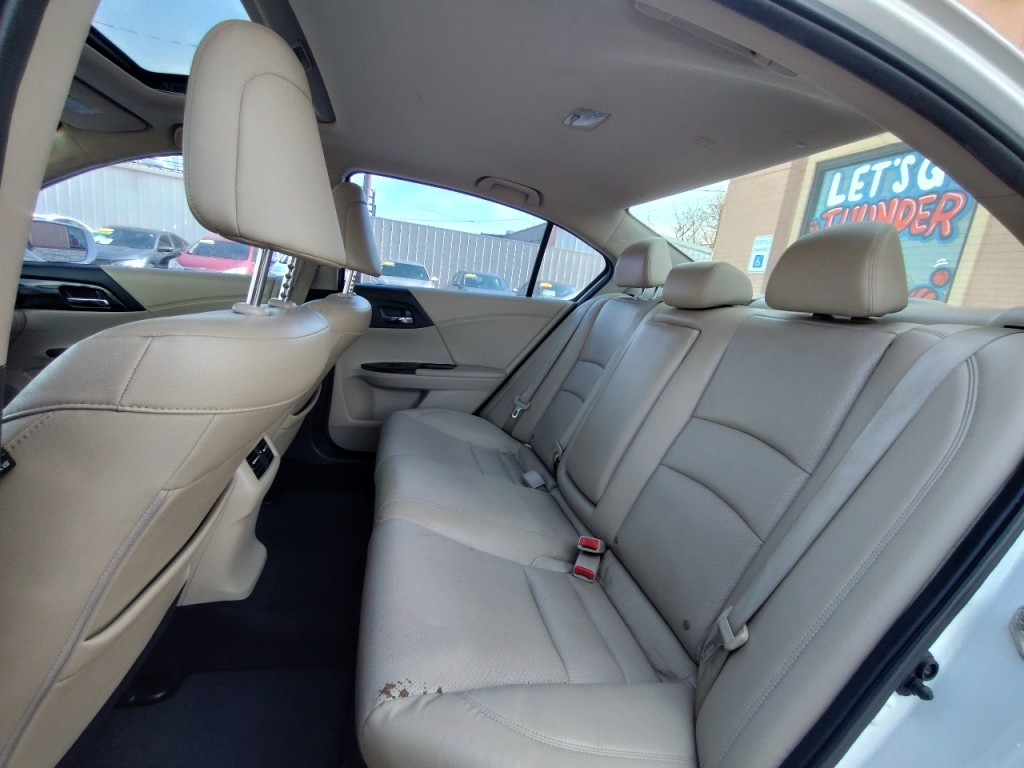 2015 Honda Accord Image 29