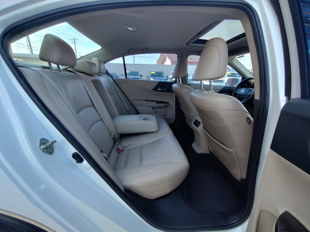 2015 Honda Accord Image 35
