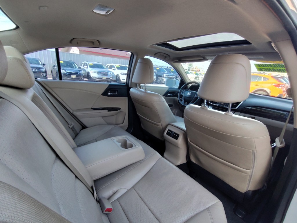 2015 Honda Accord Image 36