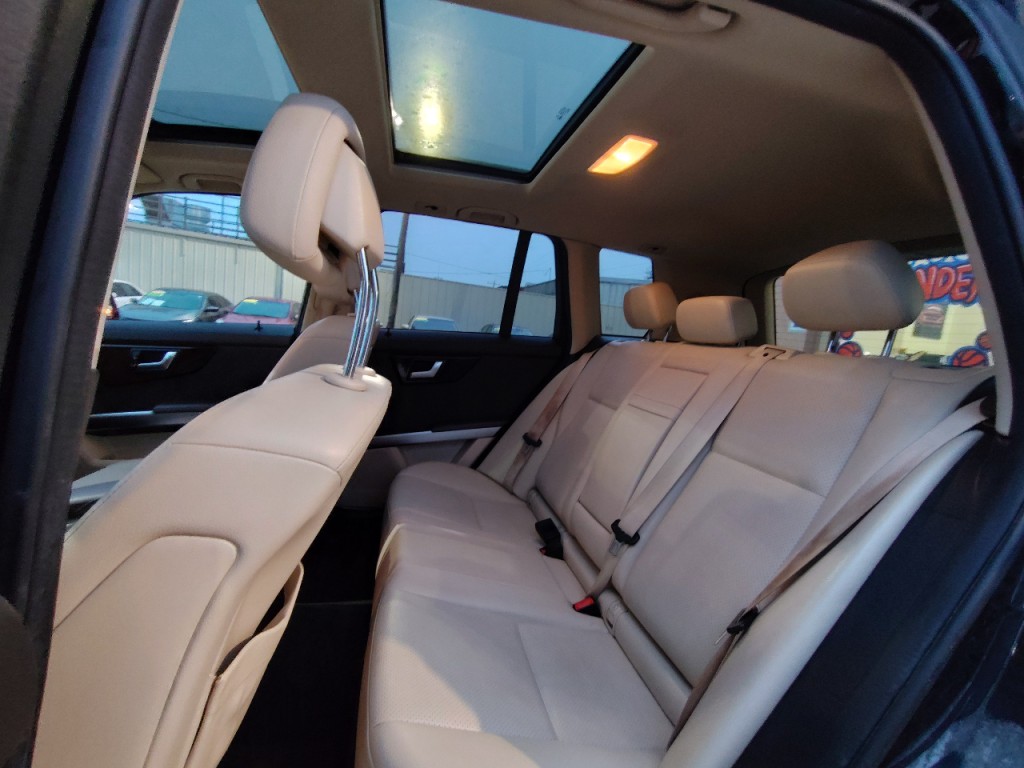 2015 Mercedes-Benz GLK-Class Image 25