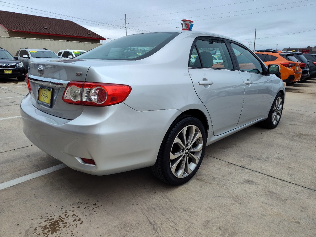 2013 Toyota Corolla Image 4