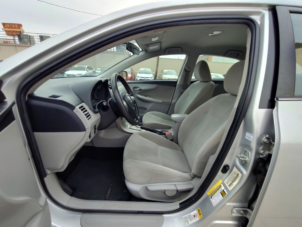 2013 Toyota Corolla Image 14