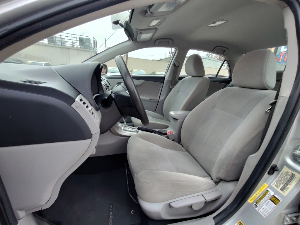 2013 Toyota Corolla Image 15