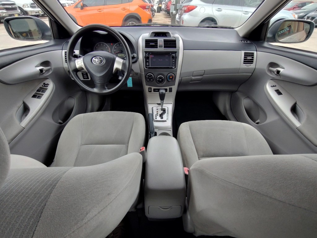 2013 Toyota Corolla Image 26