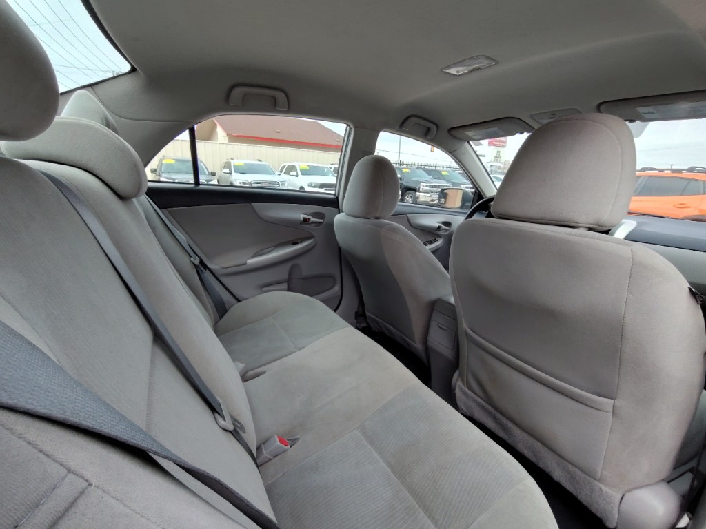 2013 Toyota Corolla Image 35