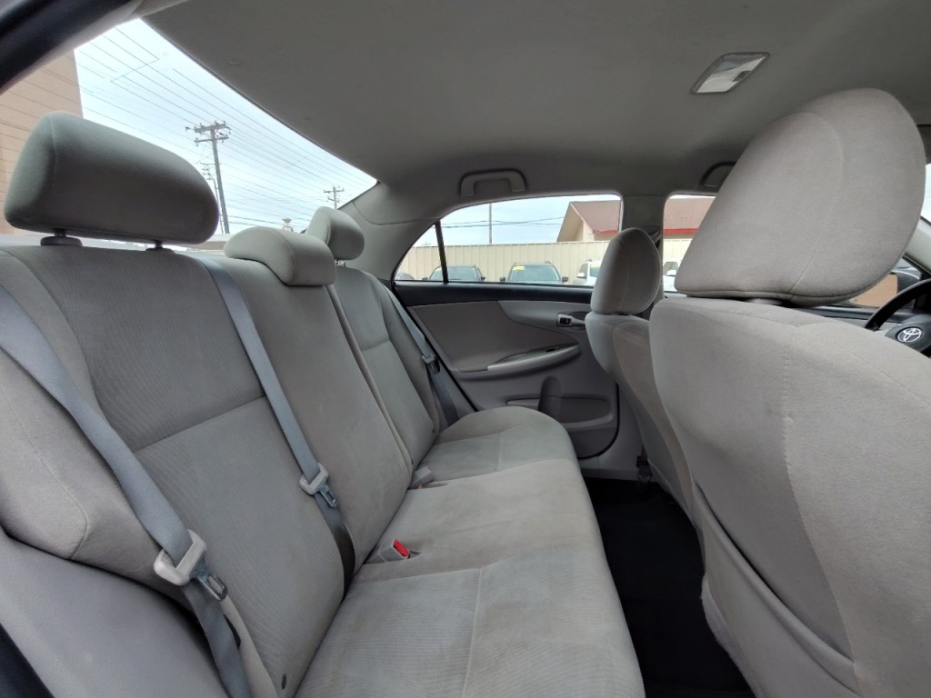 2013 Toyota Corolla Image 36