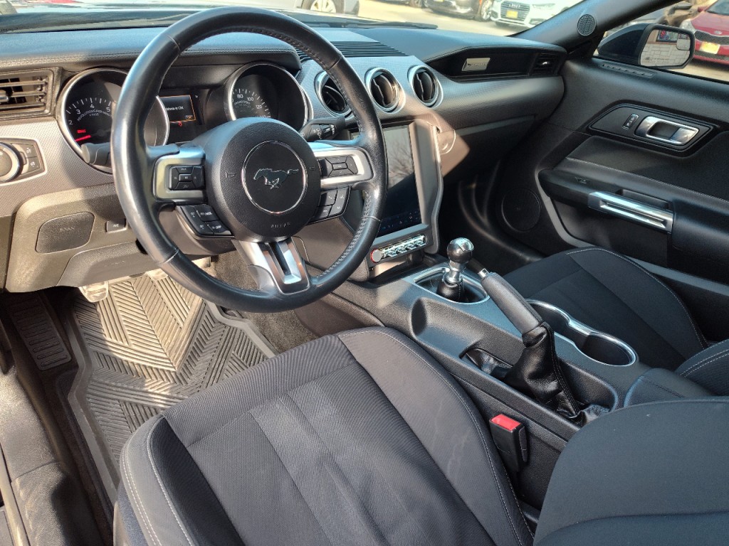 2018 Ford Mustang Image 24