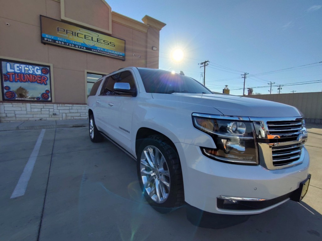 2019 Chevrolet Suburban Image 2