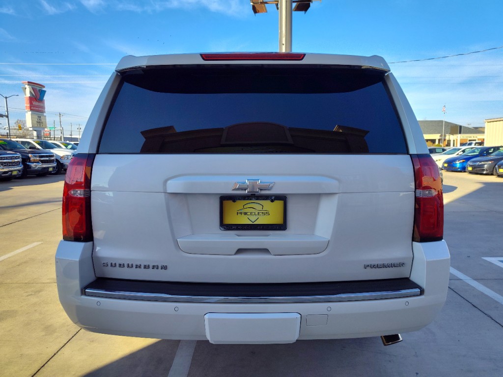 2019 Chevrolet Suburban Image 5