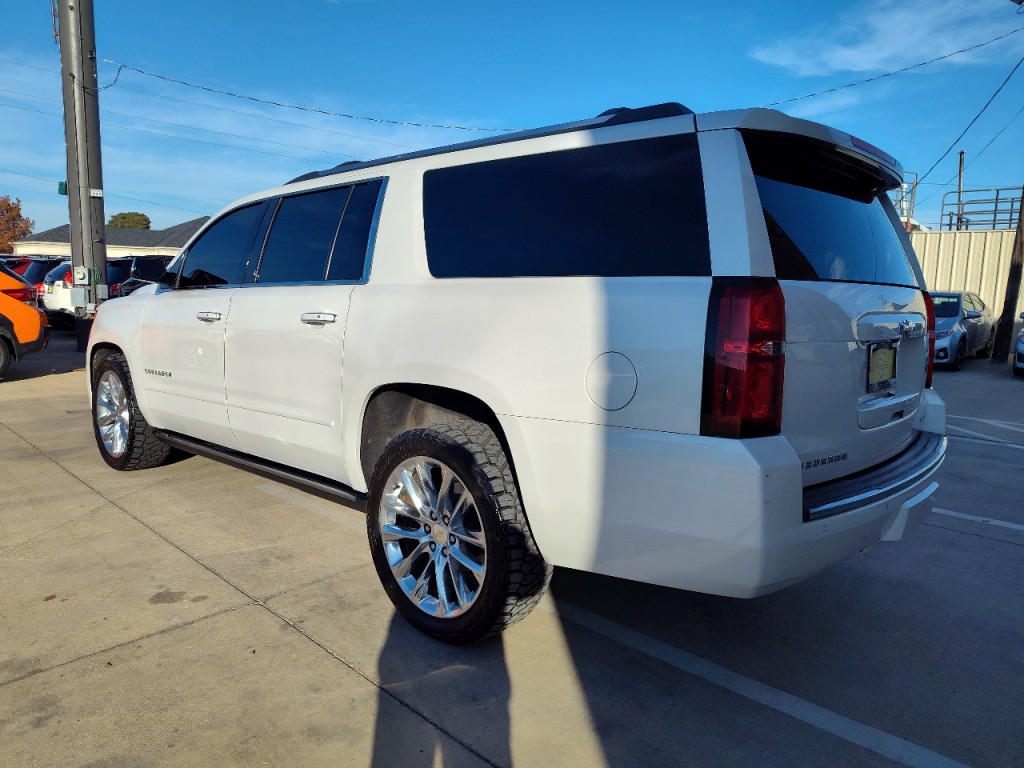 2019 Chevrolet Suburban Image 6