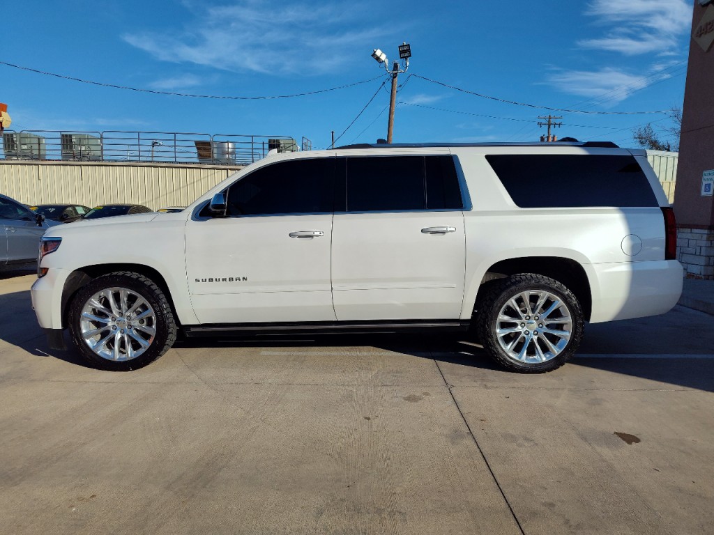 2019 Chevrolet Suburban Image 7