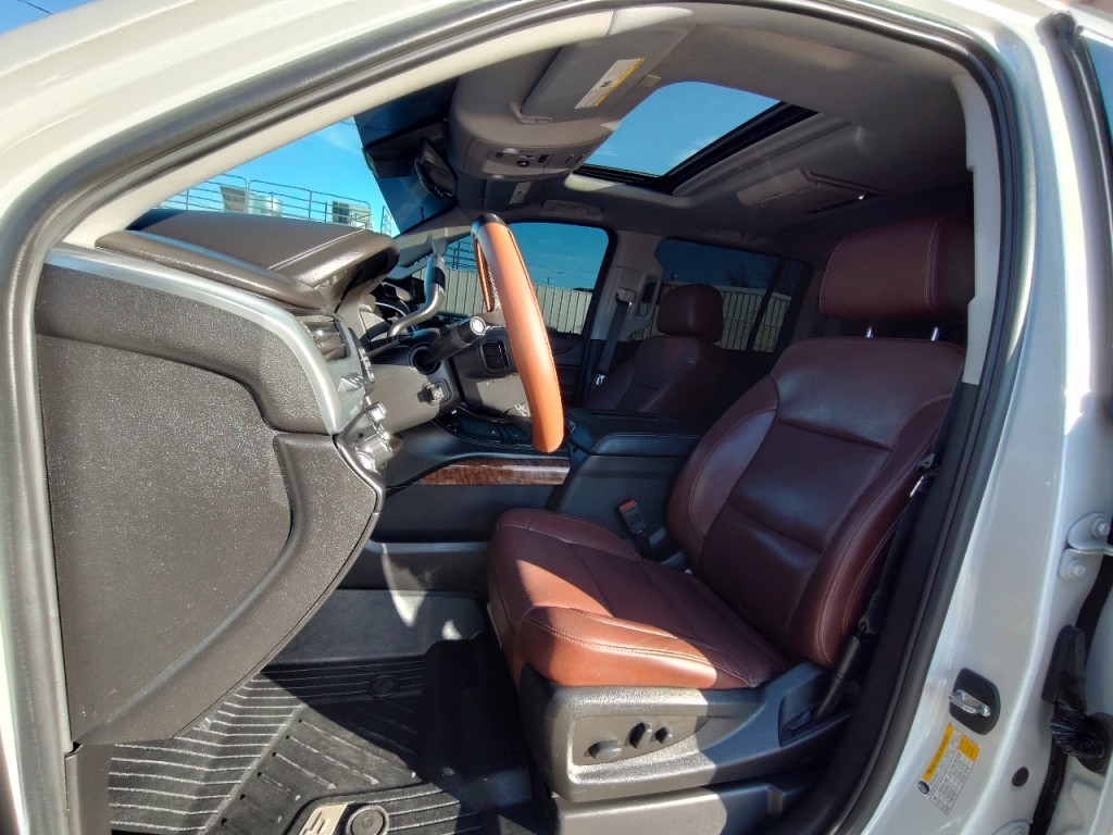 2019 Chevrolet Suburban Image 16