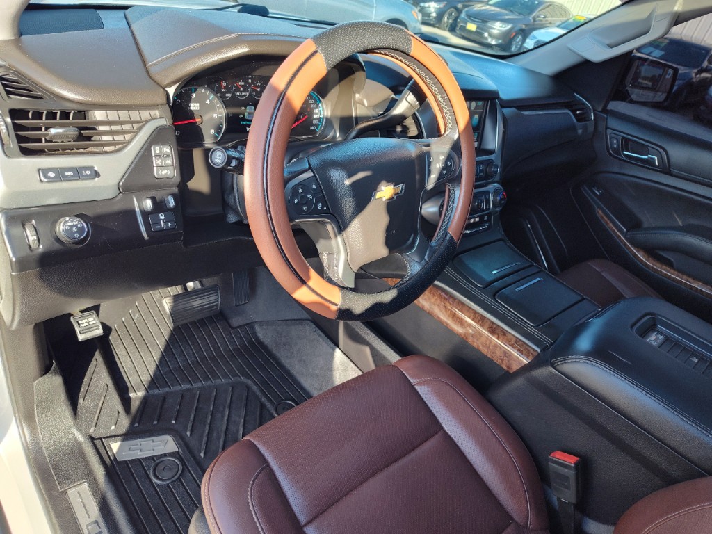2019 Chevrolet Suburban Image 17
