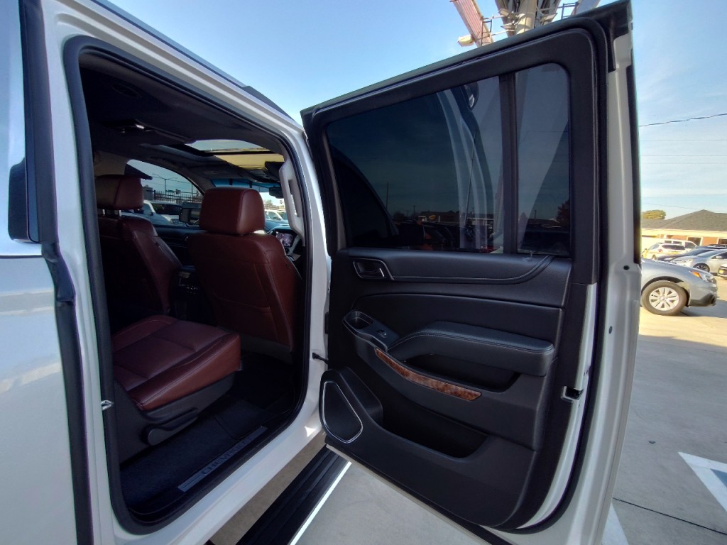 2019 Chevrolet Suburban Image 40