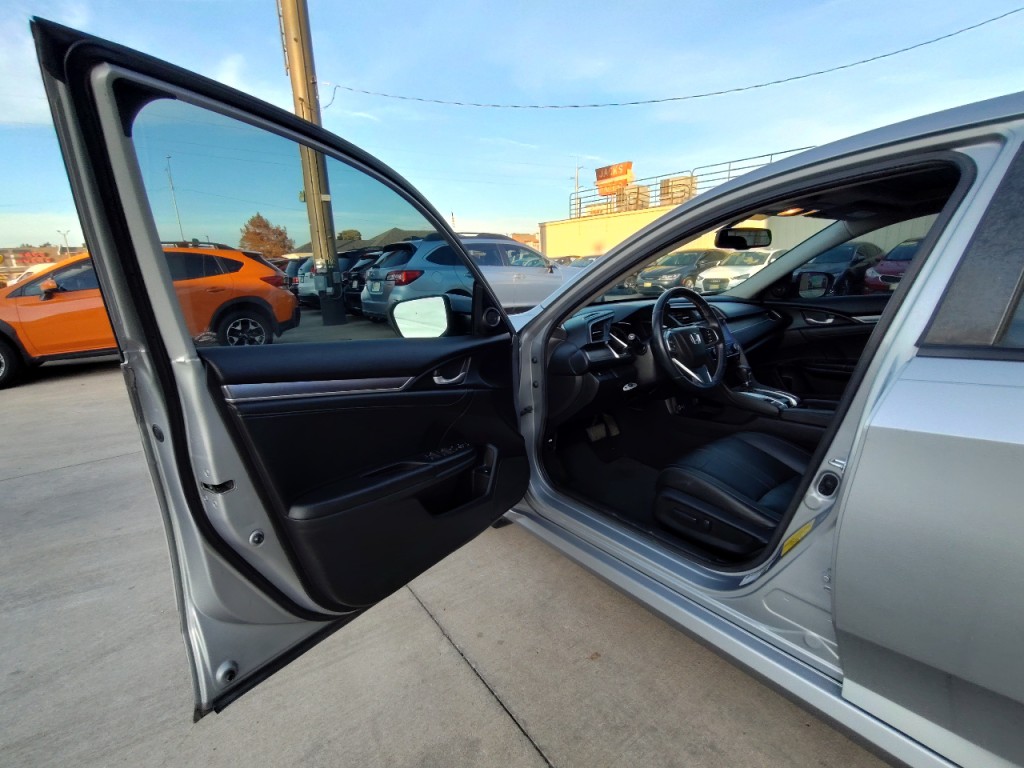 2018 Honda Civic Image 13