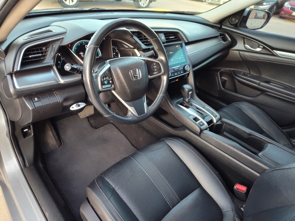 2018 Honda Civic Image 16