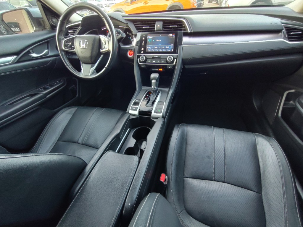 2018 Honda Civic Image 35