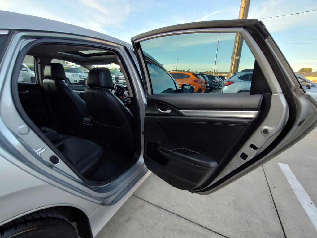 2018 Honda Civic Image 36