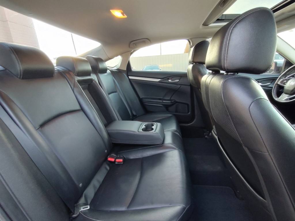 2018 Honda Civic Image 39