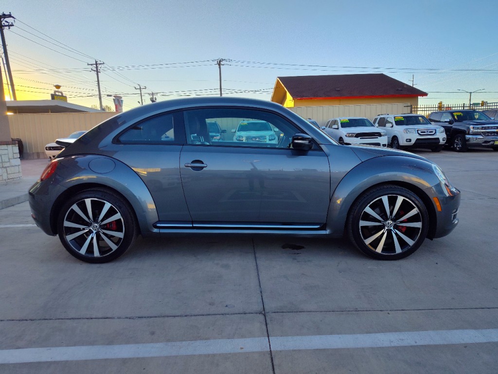 2013 Volkswagen Beetle Image 3