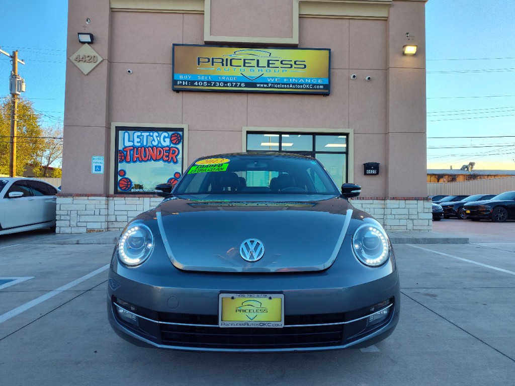 2013 Volkswagen Beetle Image 9