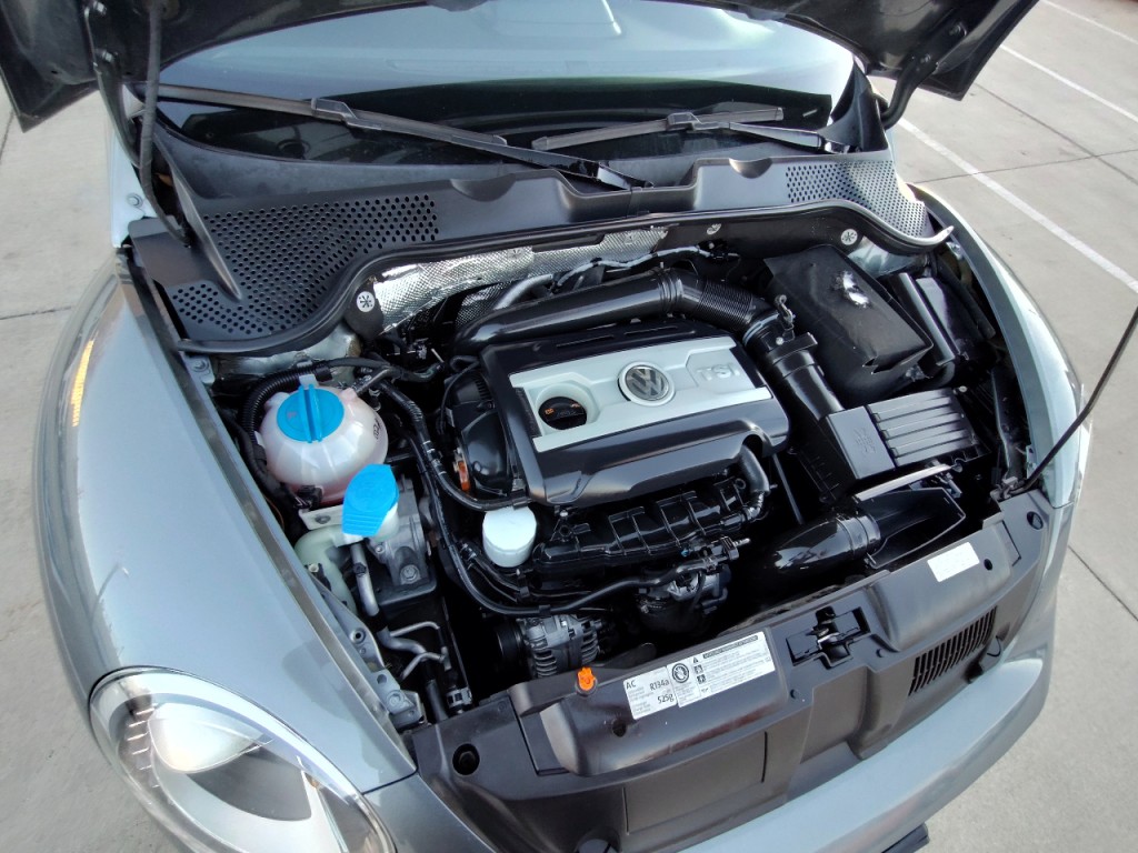 2013 Volkswagen Beetle Image 10