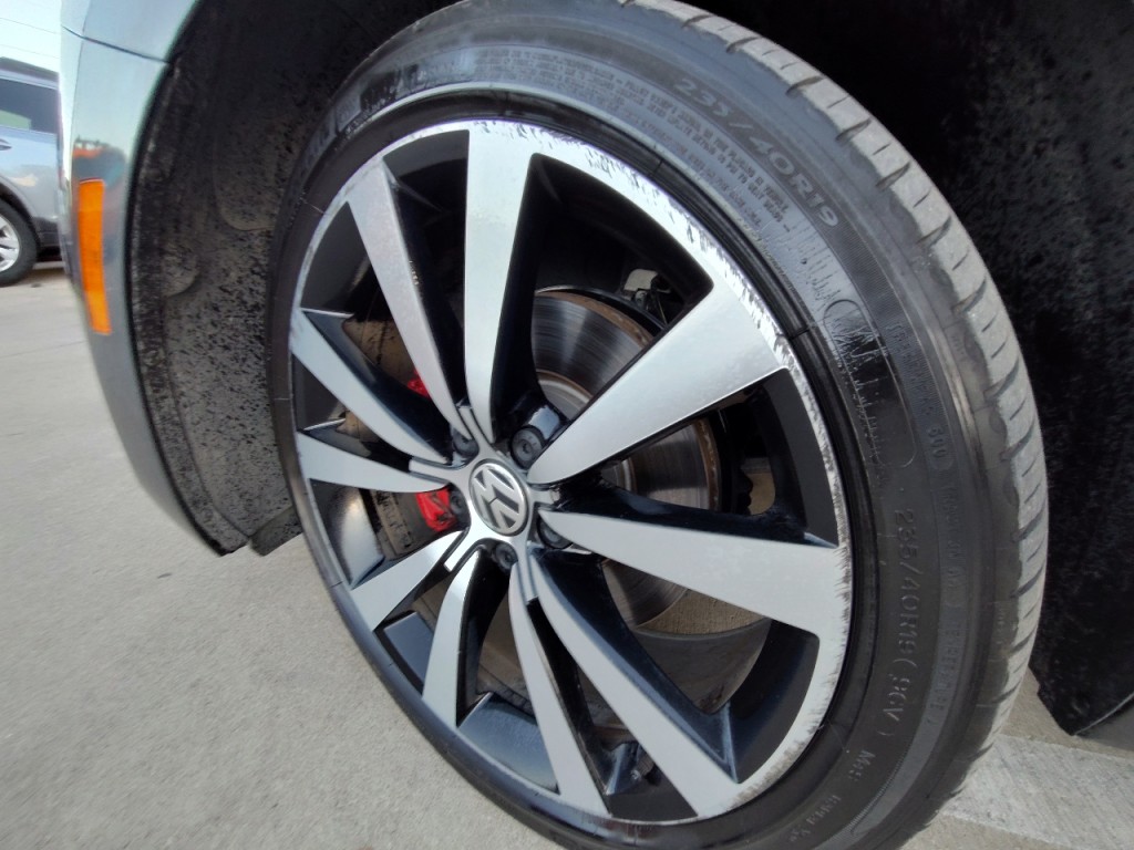 2013 Volkswagen Beetle Image 35