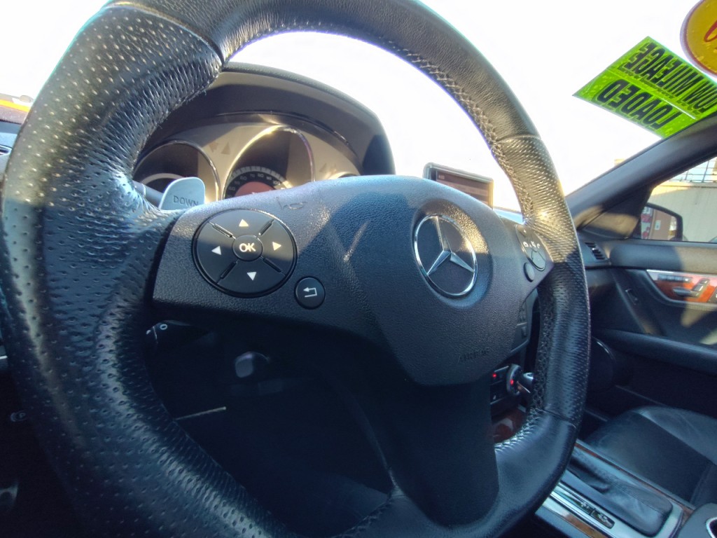 2010 Mercedes-Benz C-Class Image 18