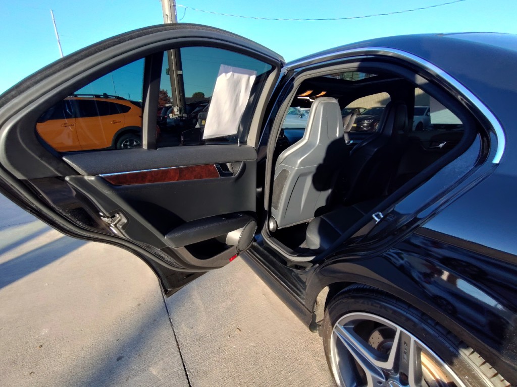 2010 Mercedes-Benz C-Class Image 29