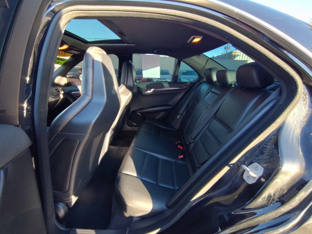 2010 Mercedes-Benz C-Class Image 31