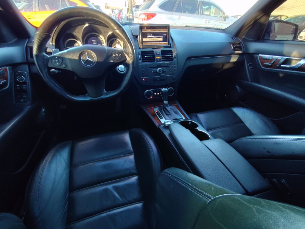 2010 Mercedes-Benz C-Class Image 35