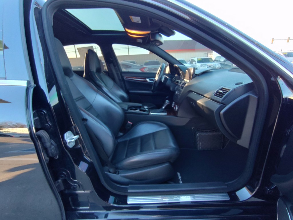 2010 Mercedes-Benz C-Class Image 42