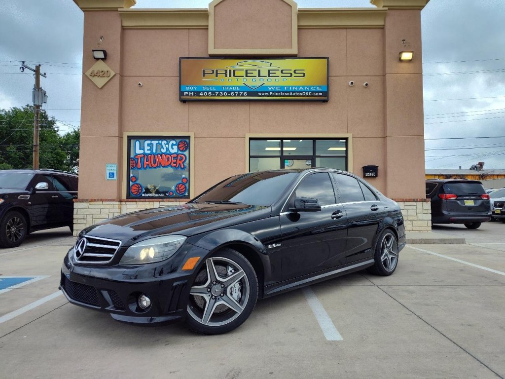 2010 Mercedes-Benz C-Class Image 1