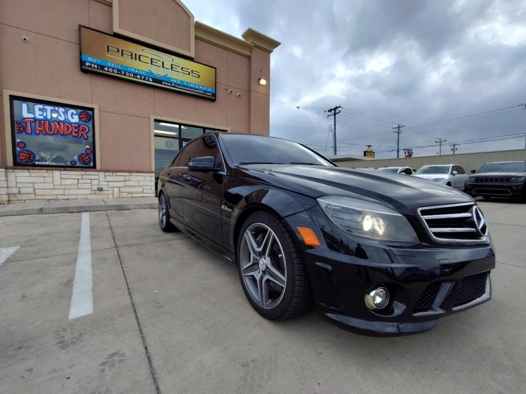 2010 Mercedes-Benz C-Class Image 2