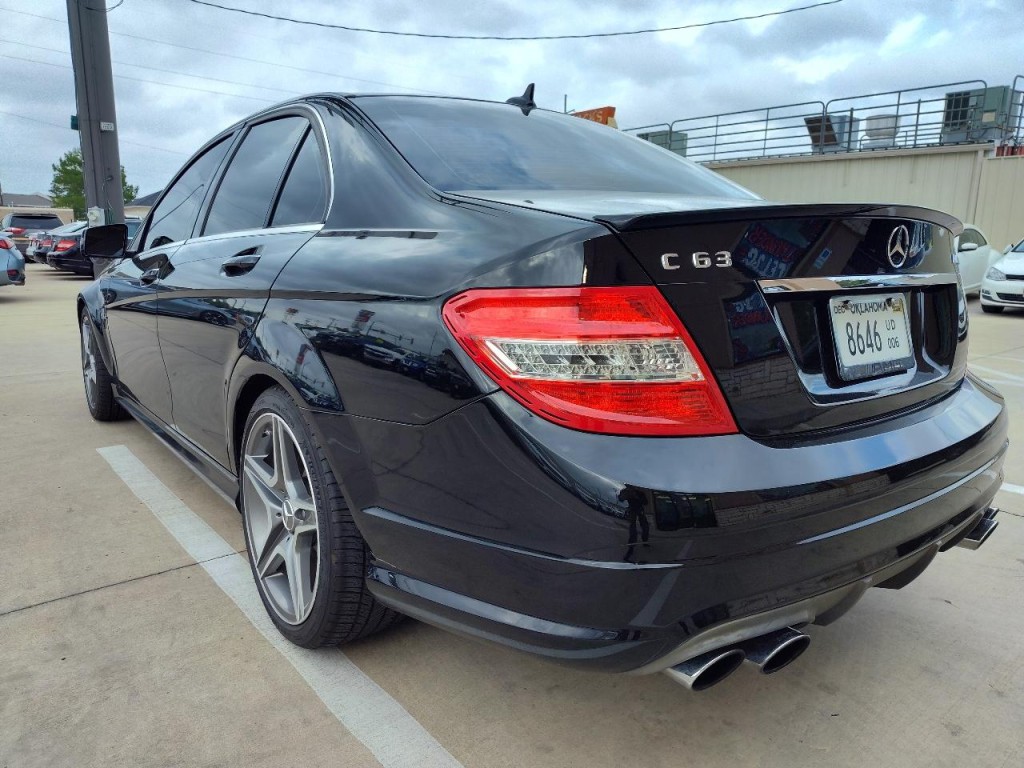 2010 Mercedes-Benz C-Class Image 6