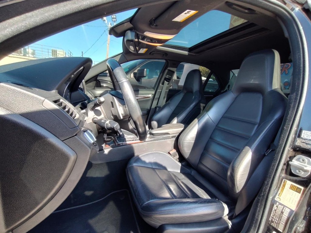 2010 Mercedes-Benz C-Class Image 14