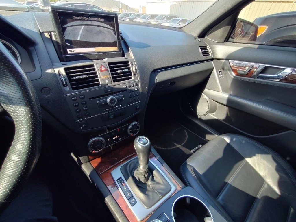 2010 Mercedes-Benz C-Class Image 20