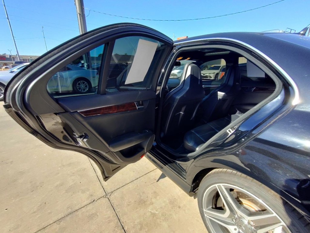 2010 Mercedes-Benz C-Class Image 29