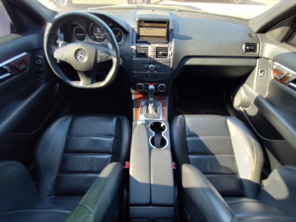 2010 Mercedes-Benz C-Class Image 34