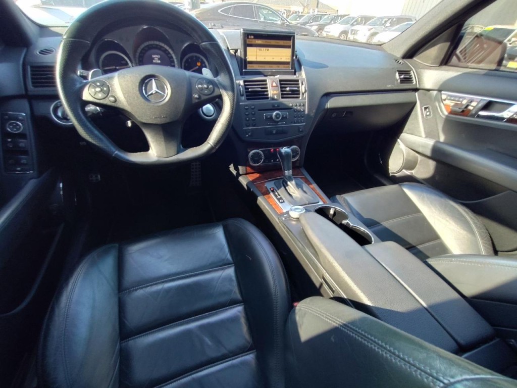 2010 Mercedes-Benz C-Class Image 35