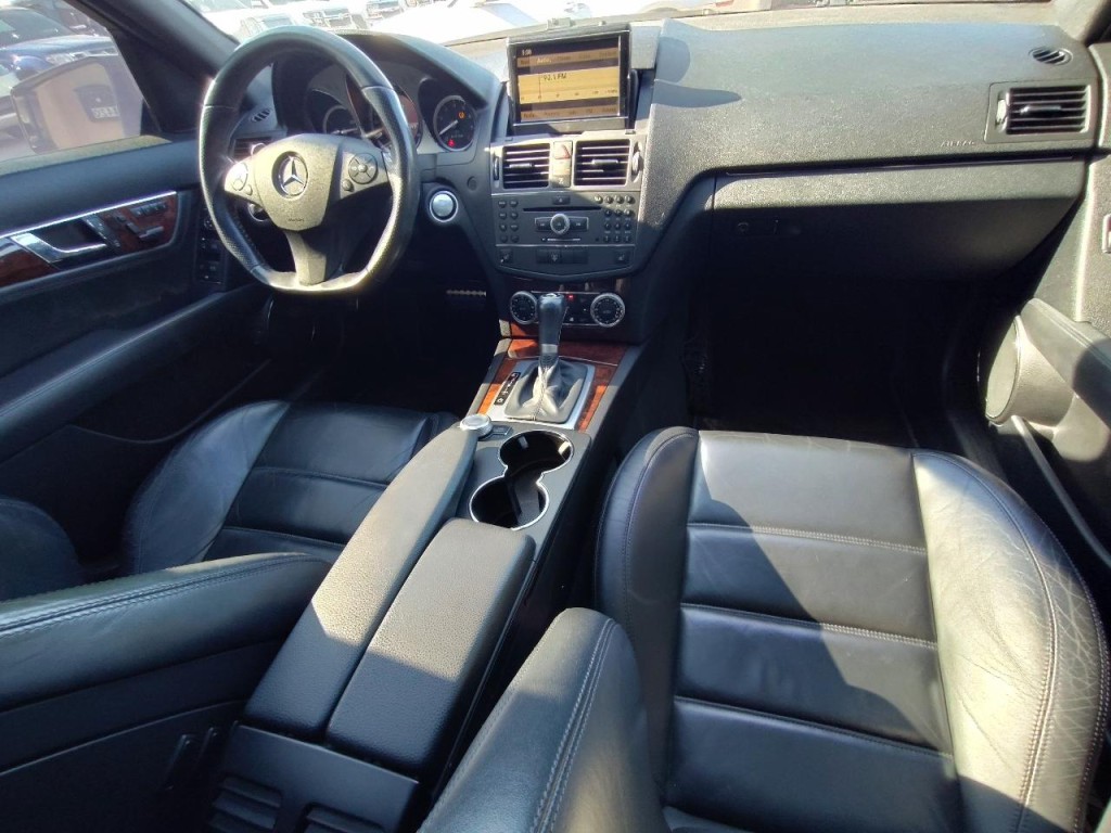 2010 Mercedes-Benz C-Class Image 36