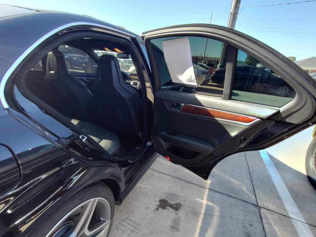 2010 Mercedes-Benz C-Class Image 37