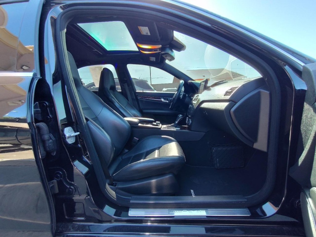 2010 Mercedes-Benz C-Class Image 42